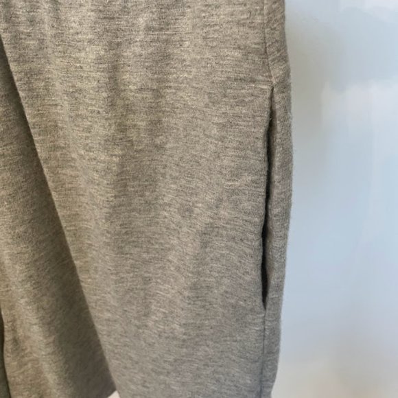 GAP Sleeveless Romper - Picture 6 of 8